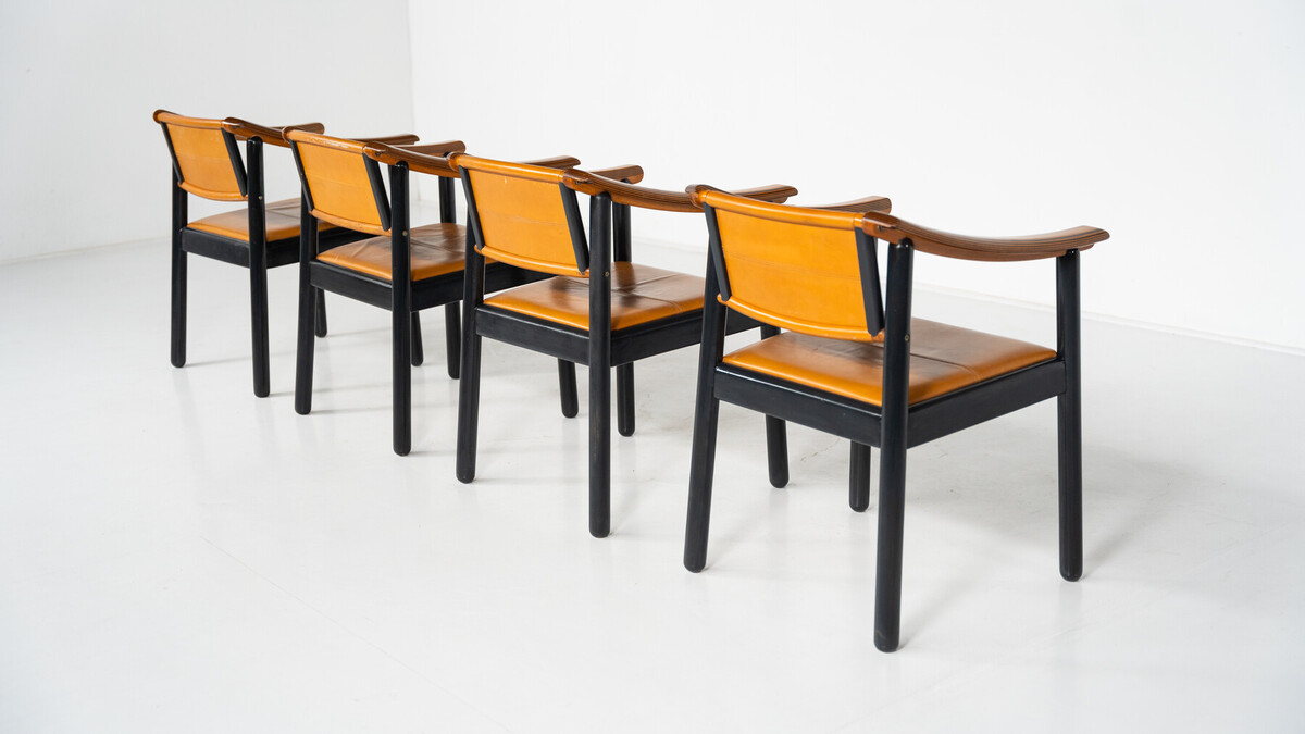 Mid-Century 4 Armchairs in the style of Scarpa, Italy, 1960s