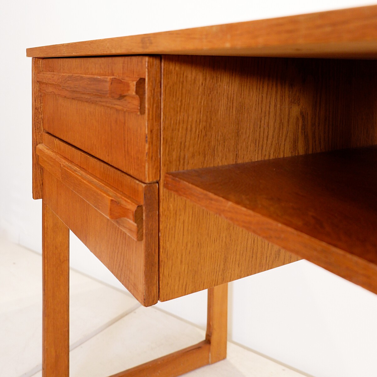 Mid-Century desk with Sled Legs from Oto, 1960s