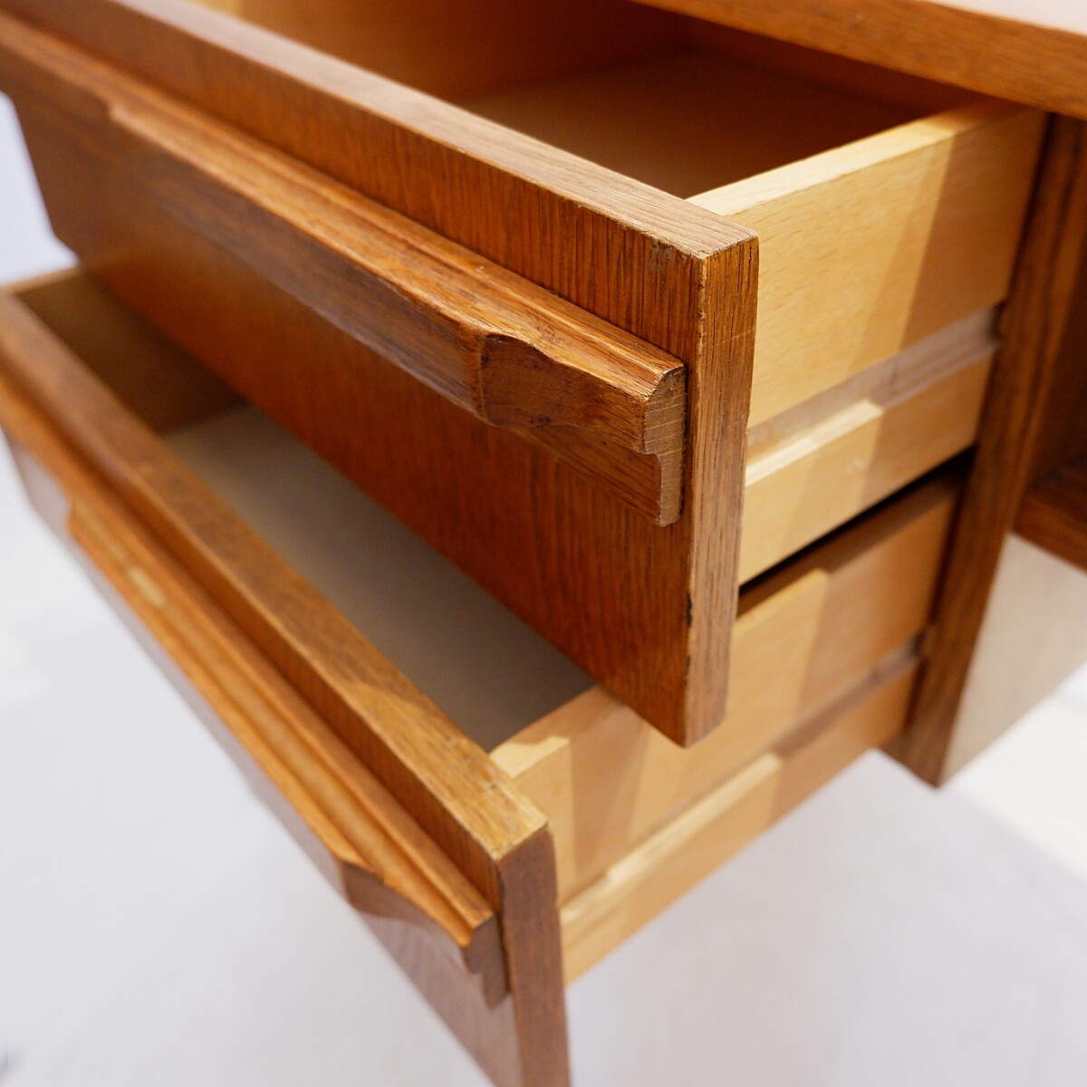 Mid-Century desk with Sled Legs from Oto, 1960s