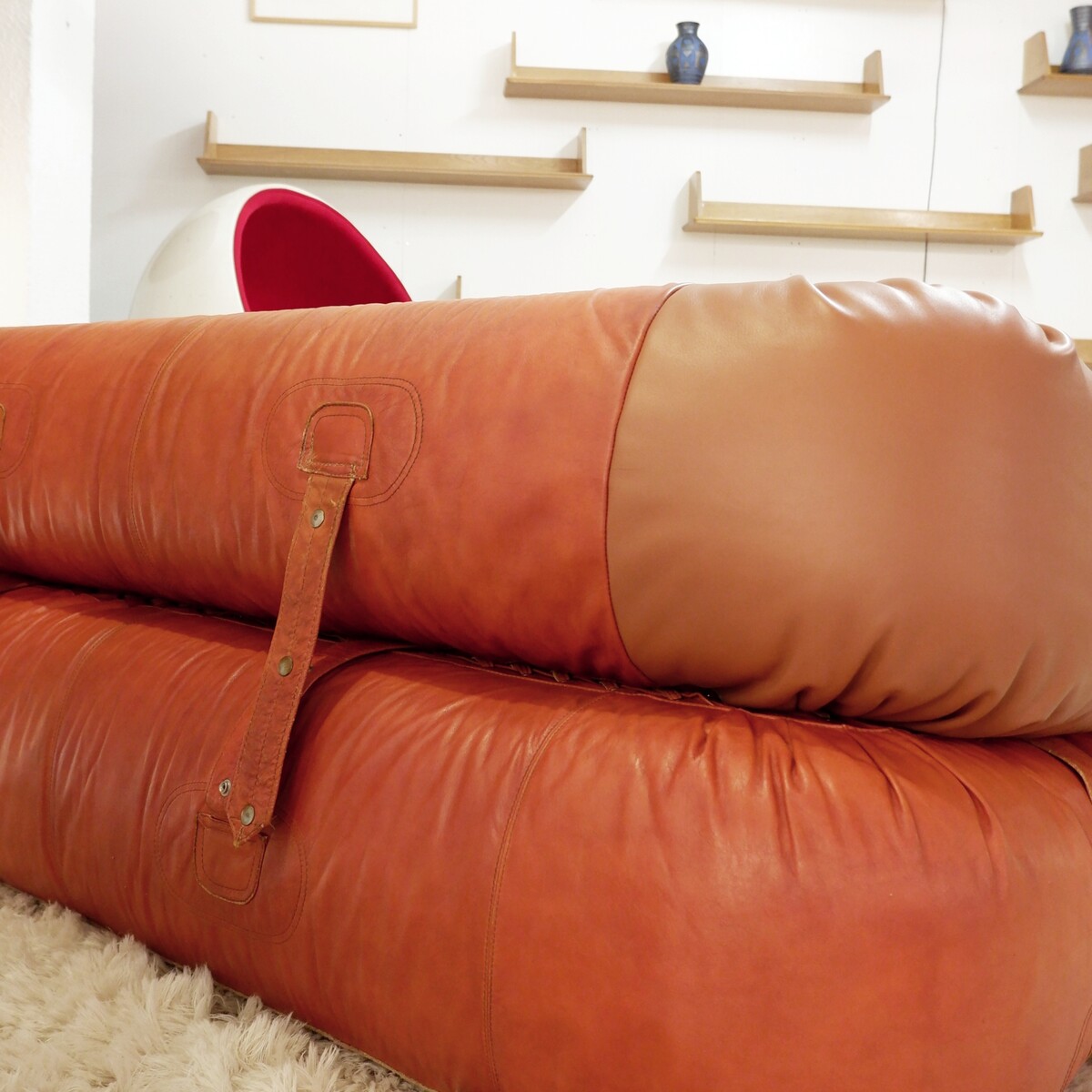 Mid-century Leather Sofa / Bed model ''Anfibio