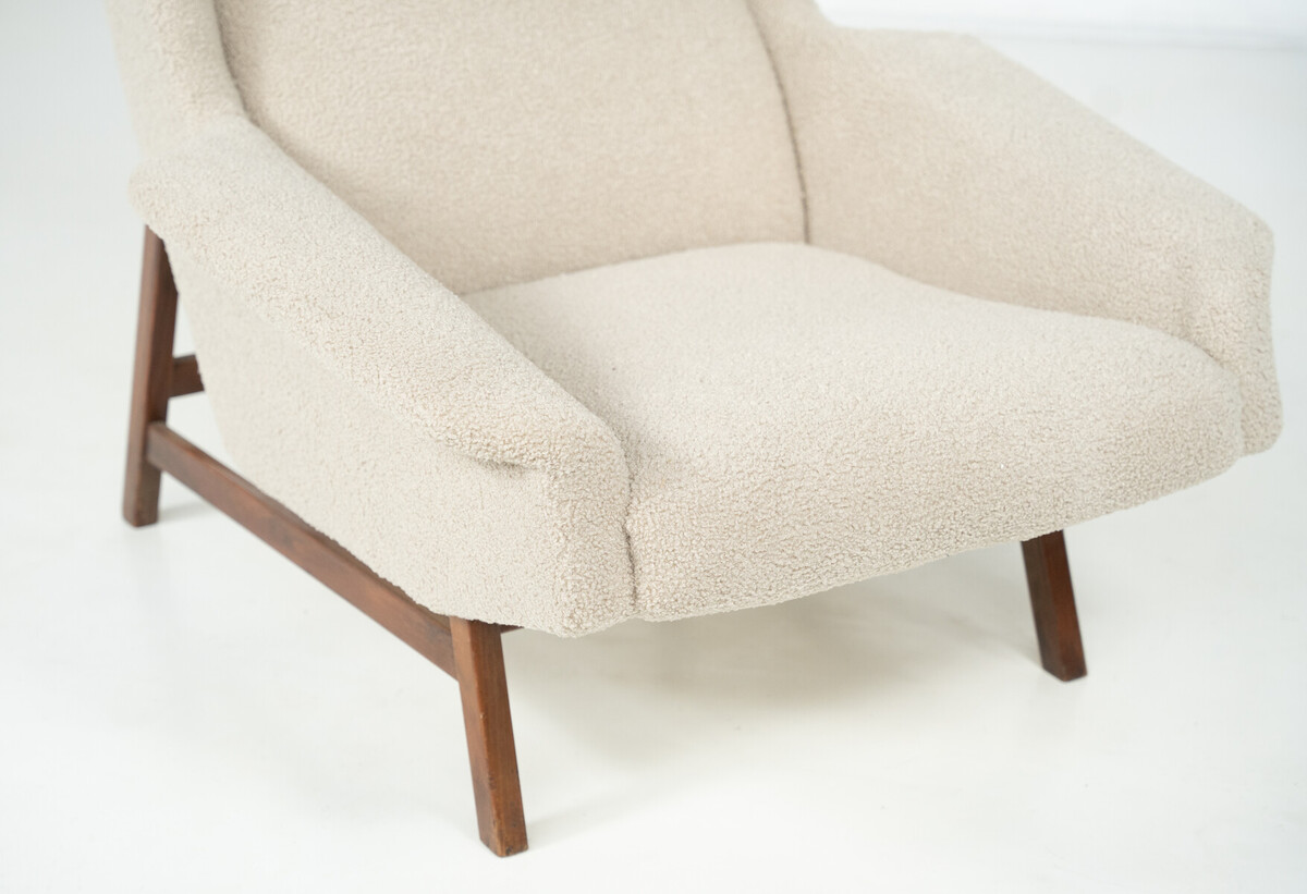 Mid-Century Modern Armchair 877 by Gianfranco Frattini for Cassina, New Beige Upholstery