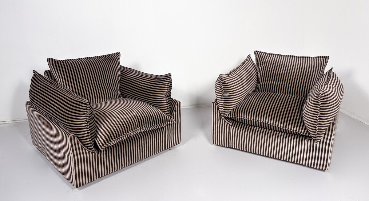 Mid-Century Modern Pair of Armchairs 