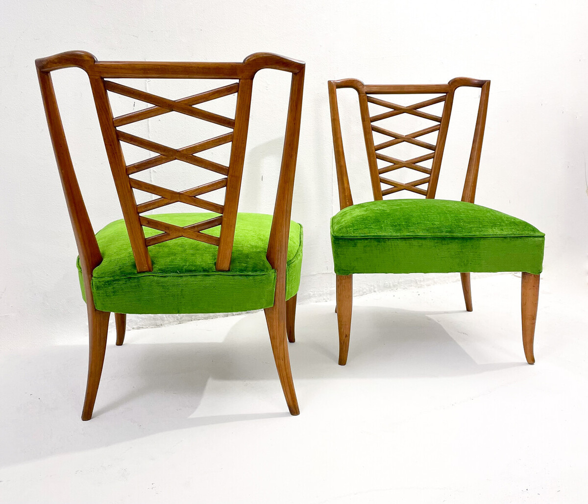Mid-Century Modern Pair of Green Fireside Armchairs by Osvaldo Borsani, Walnut, Italy, 1950s
