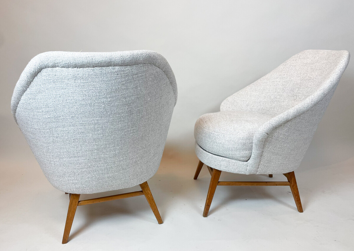 Mid-Century Modern Pair of Hungarian armchairs, 1960s - New Upholstery