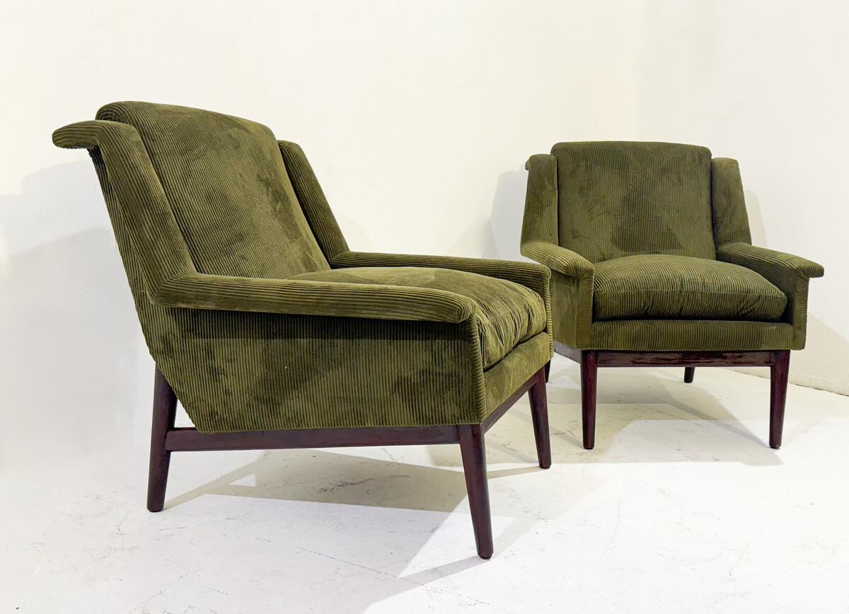 Mid-Century Modern Pair of Italian Armchairs, 1960s