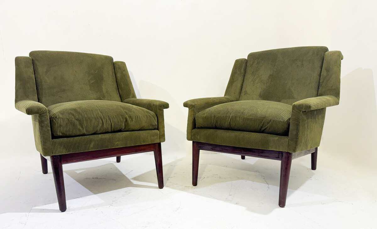 Mid-Century Modern Pair of Italian Armchairs, 1960s