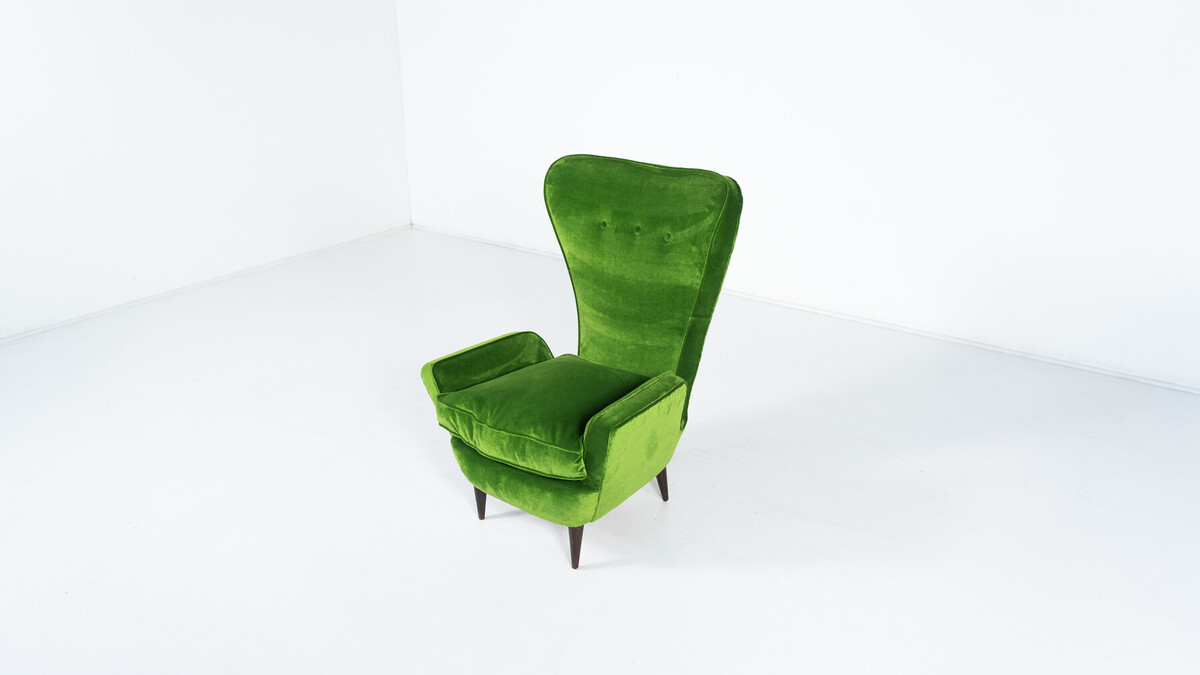 Mid-Century Modern Pair of Italian Armchairs by Emilia Sala and Giorgio Madini, Green Velvet - New Upholstery