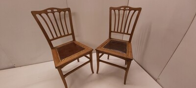 Mid Century Pair of Art Nouveau Chairs in Oak with Original Leather Seat