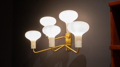 Mid-Century Pair of Wall Lights 