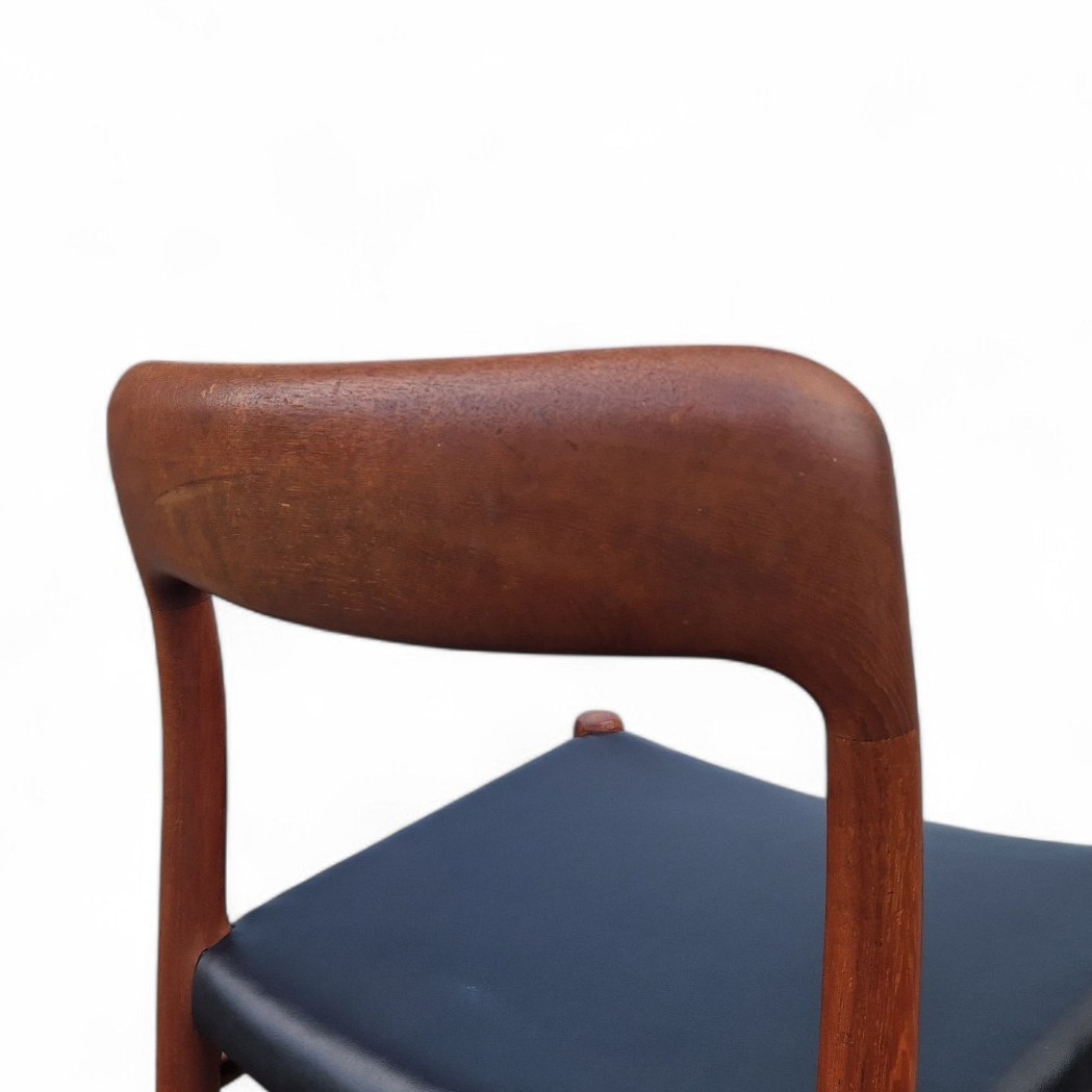 Mid century Set of 6 Scandinavian chairs in teck Mod. 75 by Niels O'Moller, 1960's