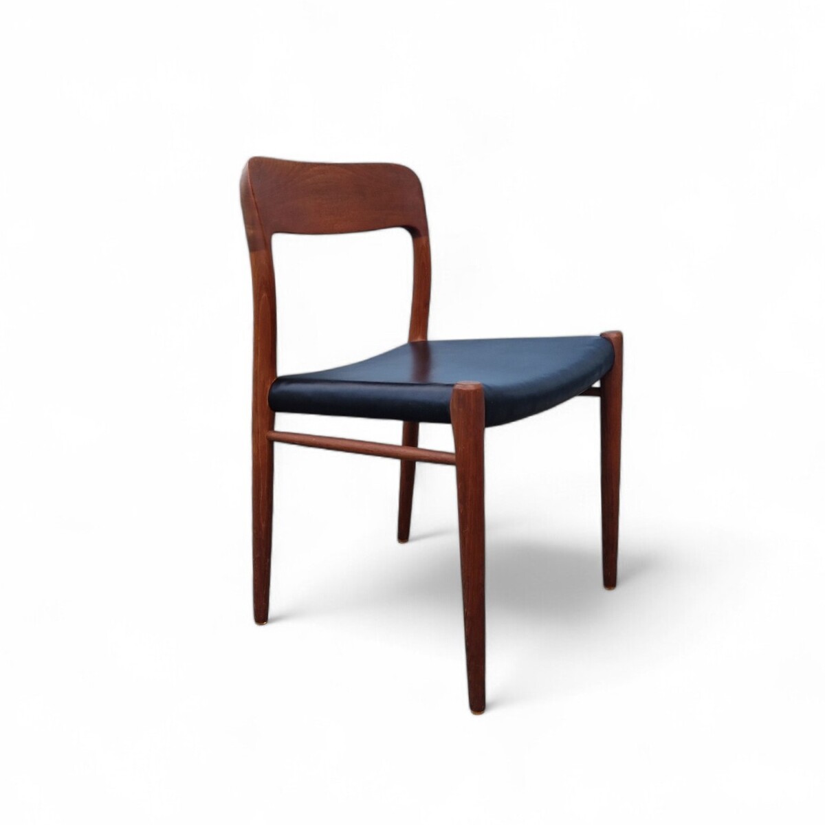 Mid century Set of 6 Scandinavian chairs in teck Mod. 75 by Niels O'Moller, 1960's