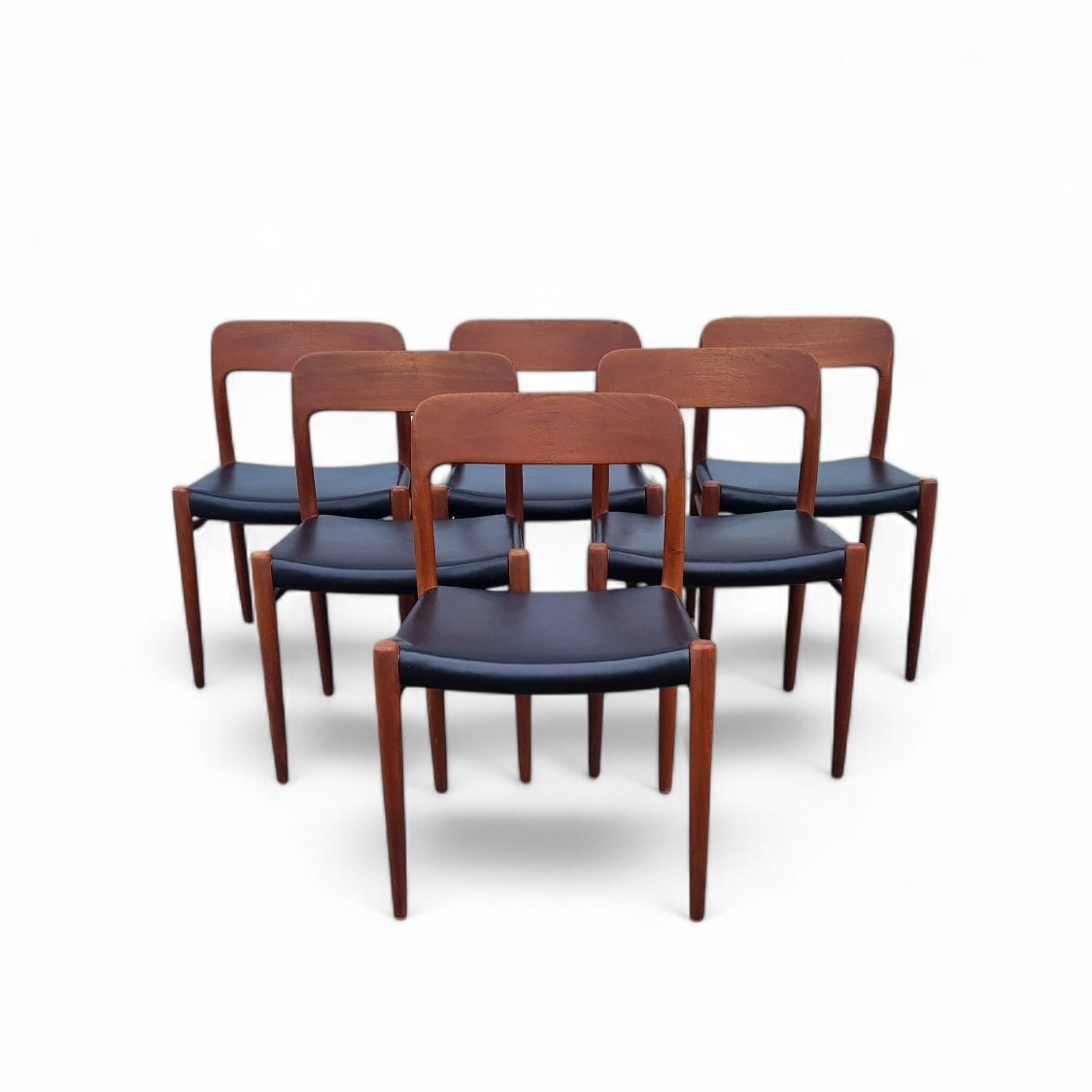 Mid century Set of 6 Scandinavian chairs in teck Mod. 75 by Niels O'Moller, 1960's