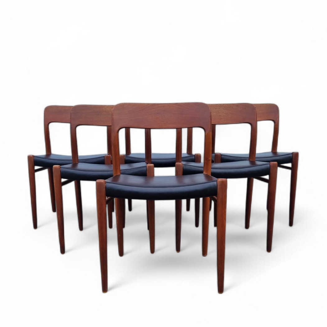 Mid century Set of 6 Scandinavian chairs in teck Mod. 75 by Niels O'Moller, 1960's
