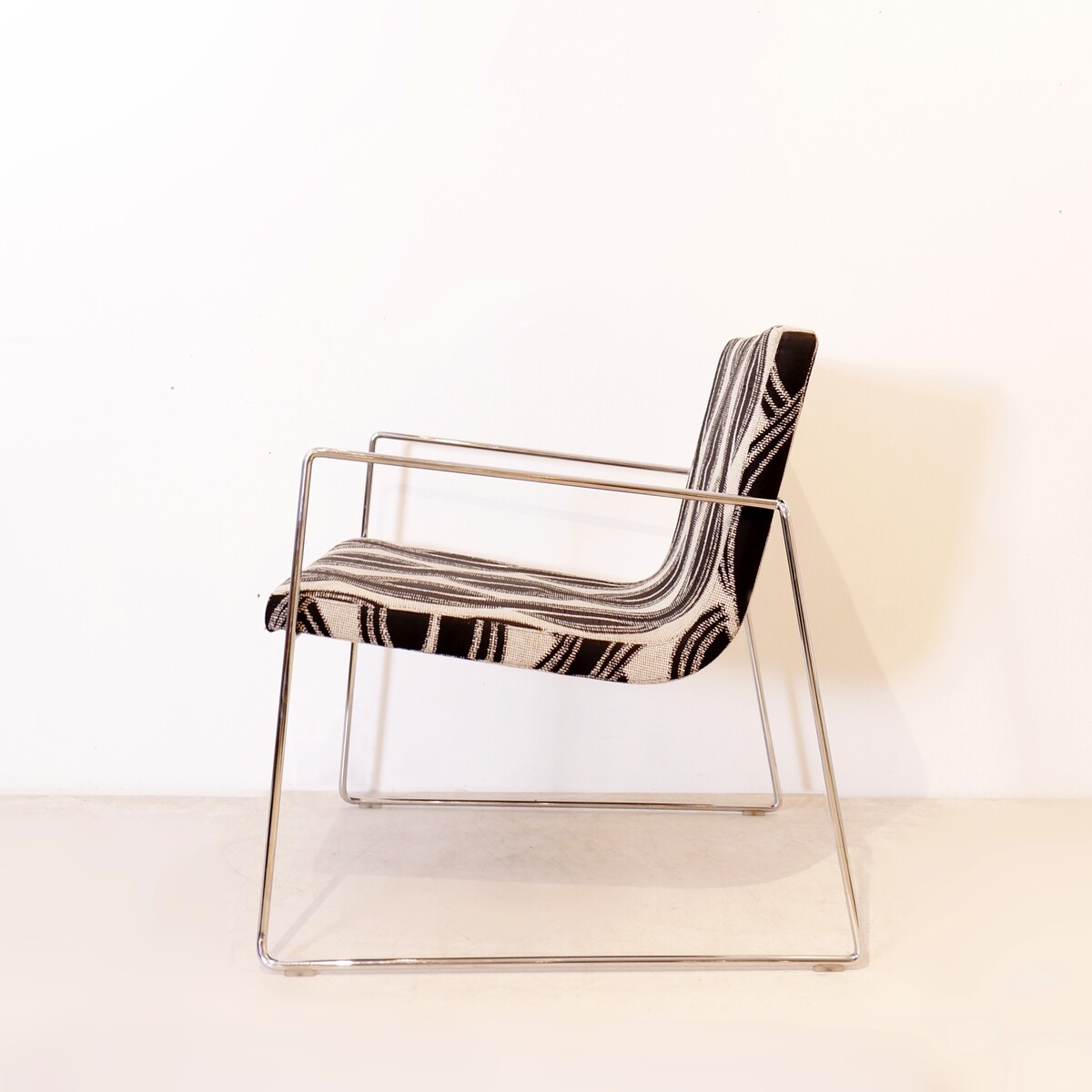 Minimalist vintage lounge chair - original upholstery