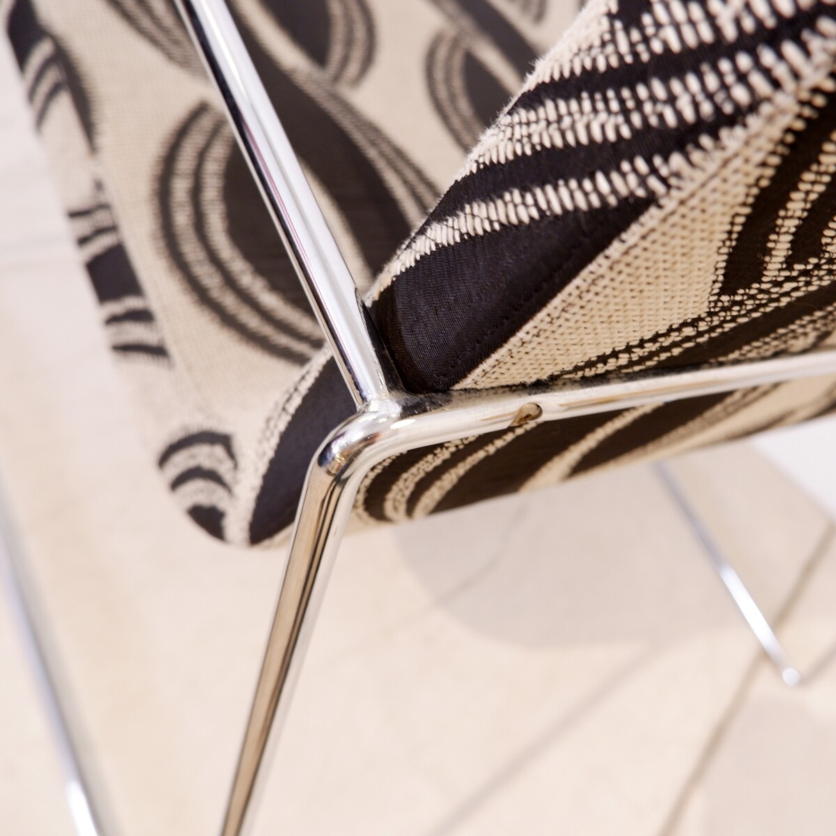 Minimalist vintage lounge chair - original upholstery