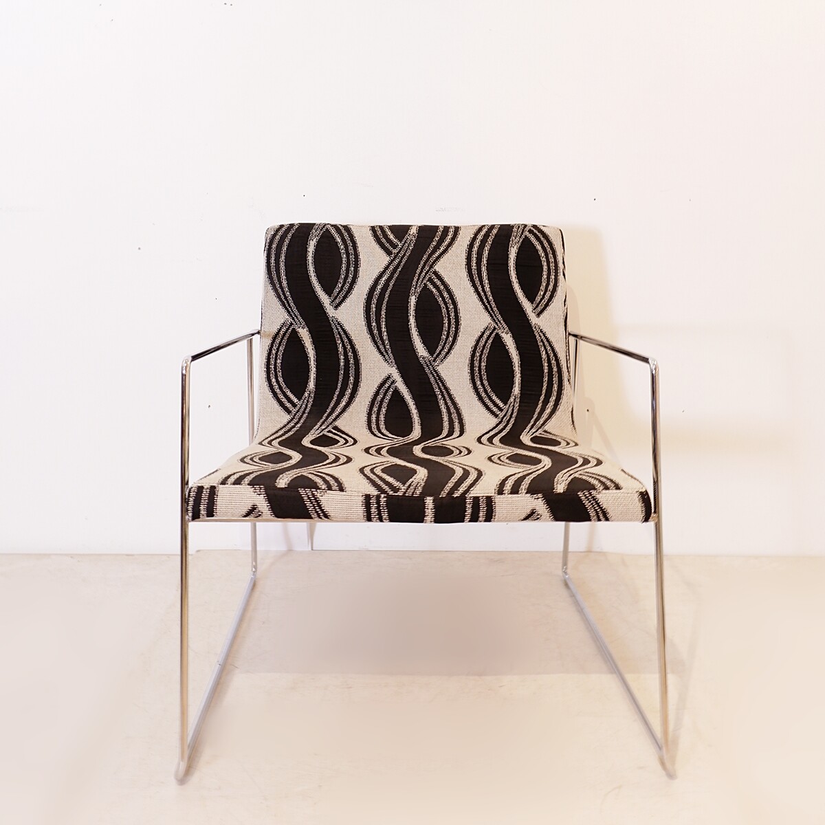 Minimalist vintage lounge chair - original upholstery