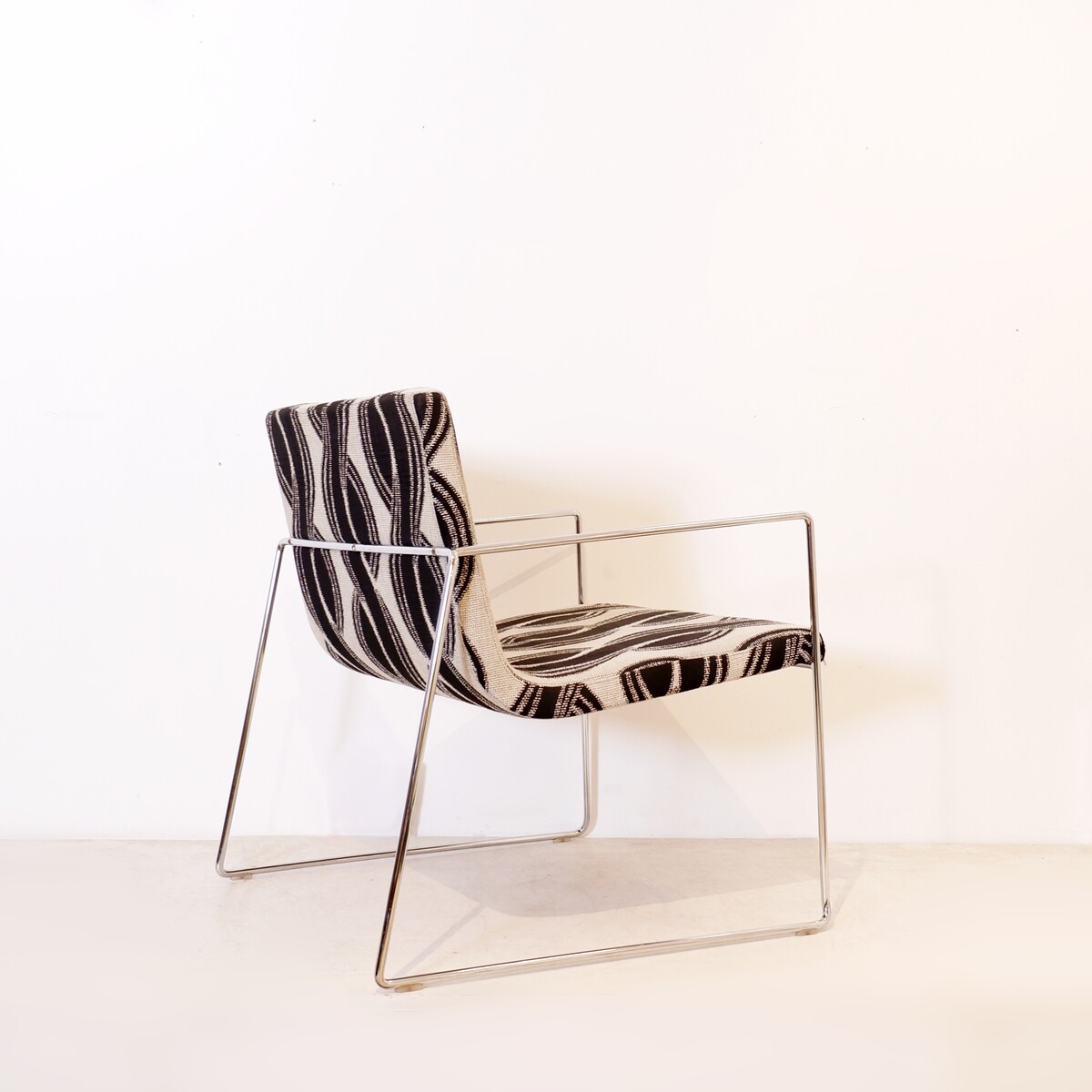 Minimalist vintage lounge chair - original upholstery