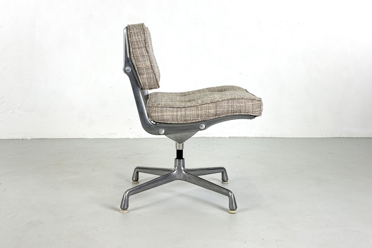 Office desk chair Intermediate ES101 by Charles and Ray Eames for Herman Miller- 1960s