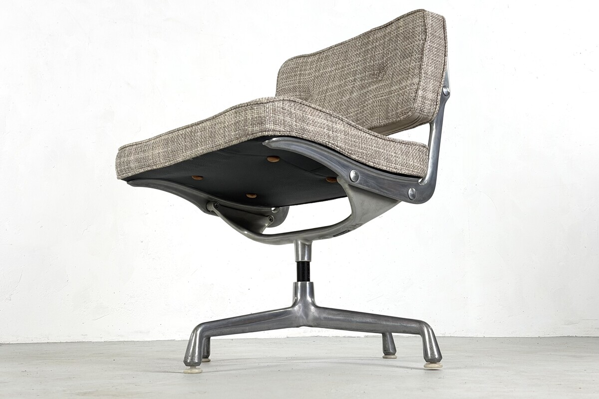 Office desk chair Intermediate ES101 by Charles and Ray Eames for Herman Miller- 1960s