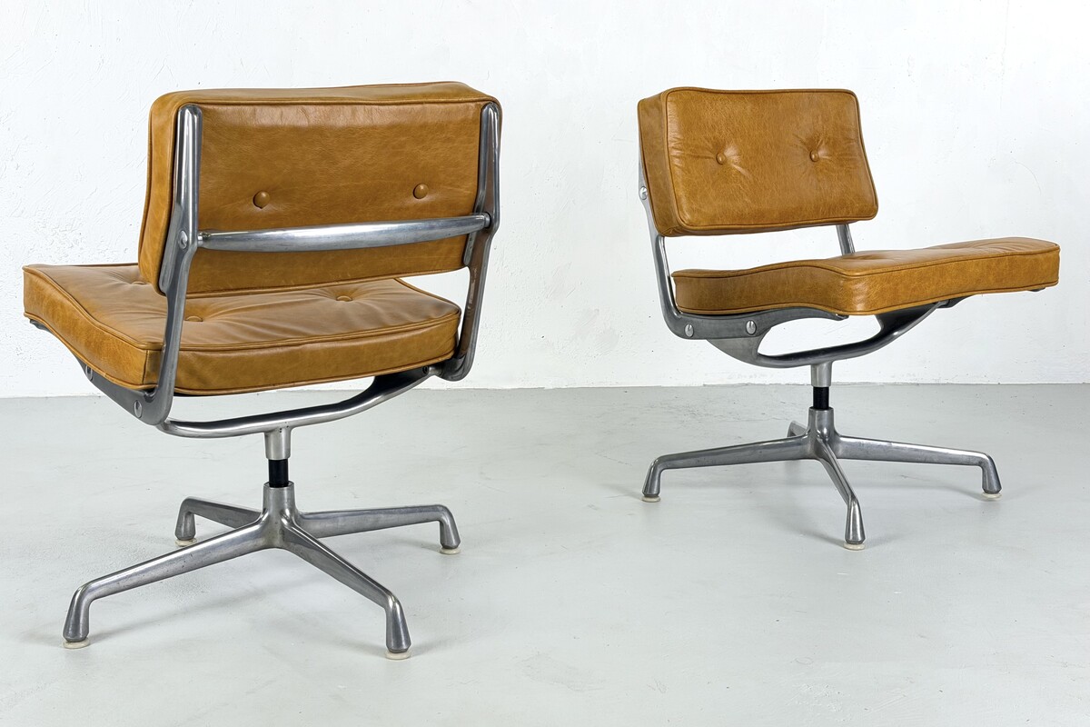 Pair of Intermediates chair ES101 by Charles and Ray Eames for  Herman miller, 1960s