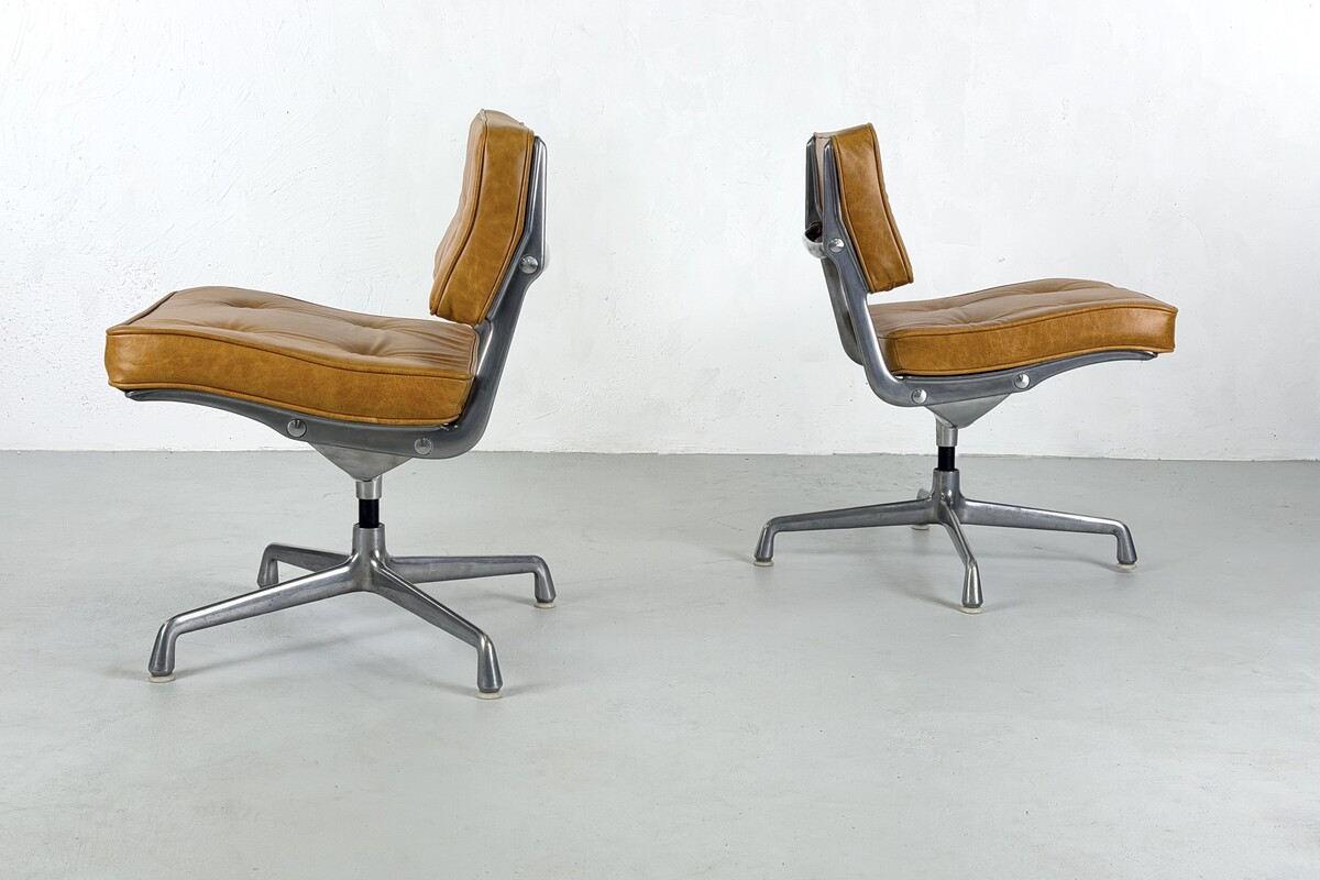 Pair of Intermediates chair ES101 by Charles and Ray Eames for  Herman miller, 1960s