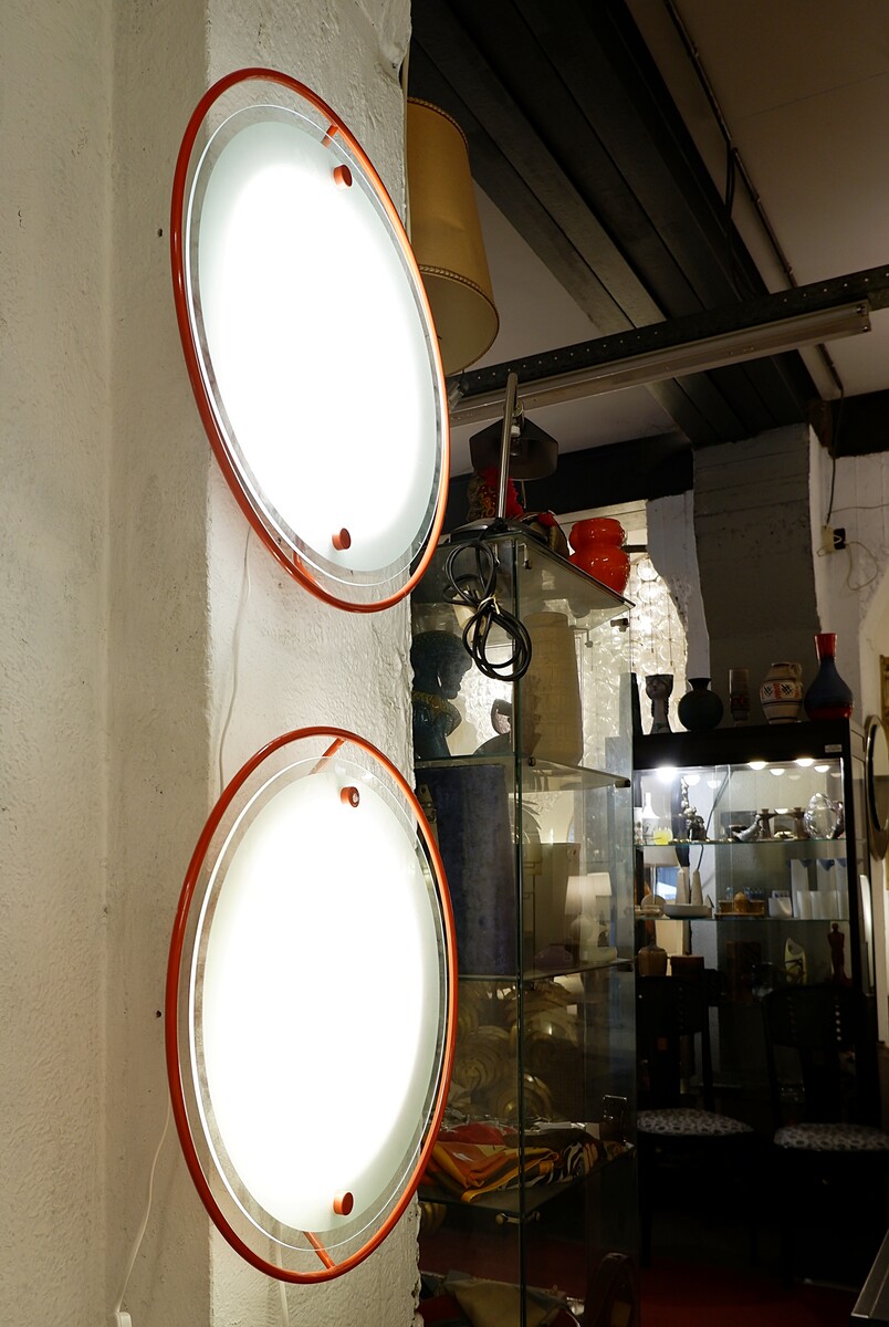 Pair of metal wall lights and frosted glass disc