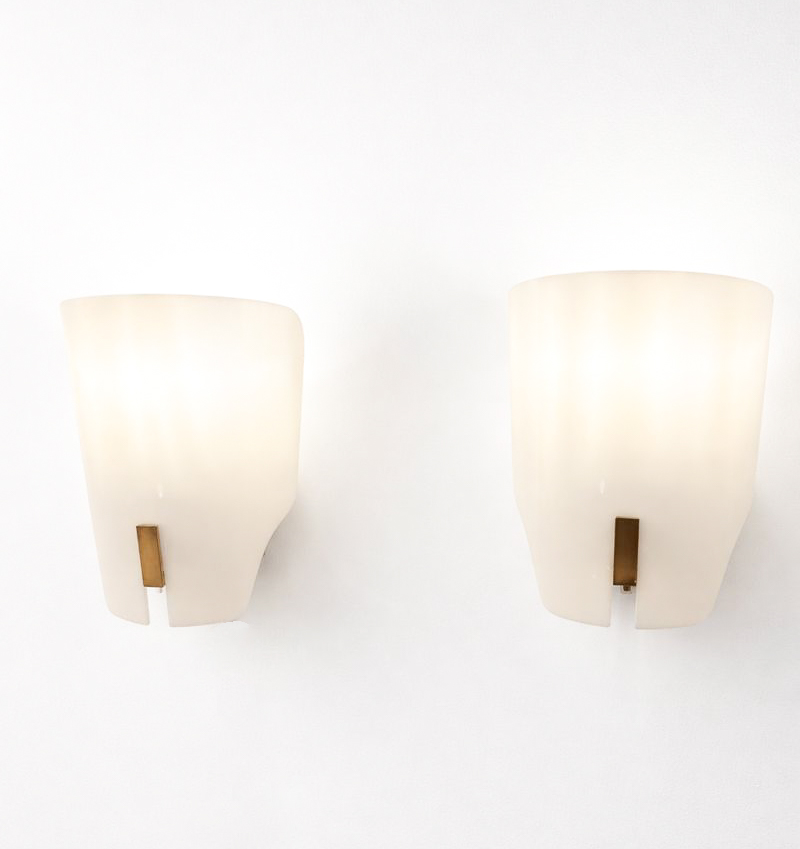 Pair of Wall Lights by Gino Sarfatti, Arteluce, Brass ans Acrylic, 1950s