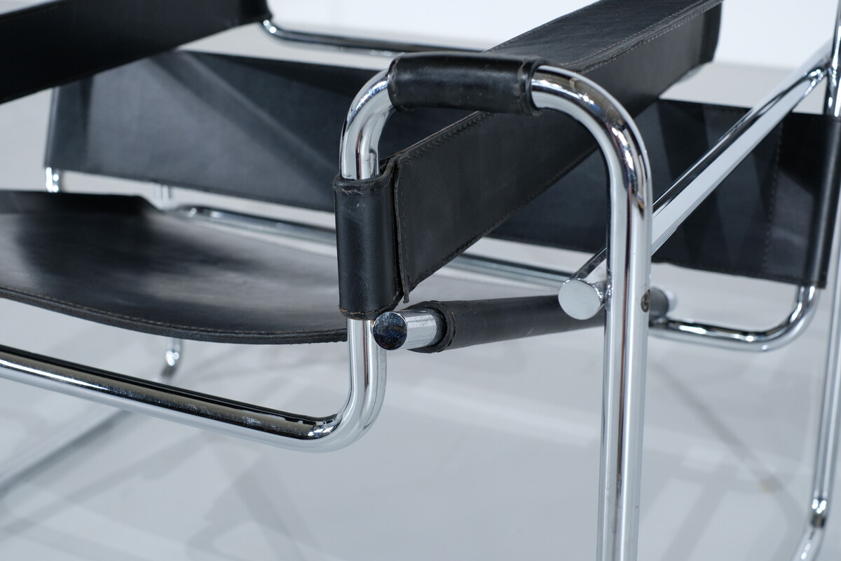 Pair of Wassily Armchairs by Marcel Breuer for Knoll International - 1990s