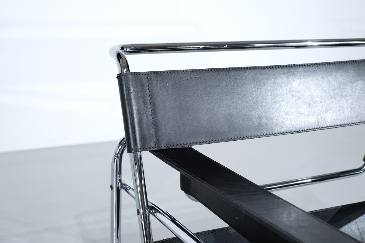 Pair of Wassily Armchairs by Marcel Breuer for Knoll International - 1990s