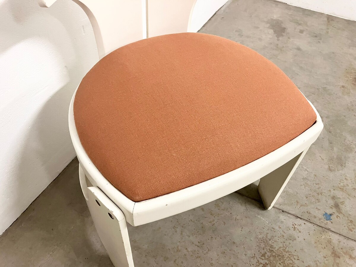 Pair of white lacquered wood chairs with orange seat, Italy, 1970s