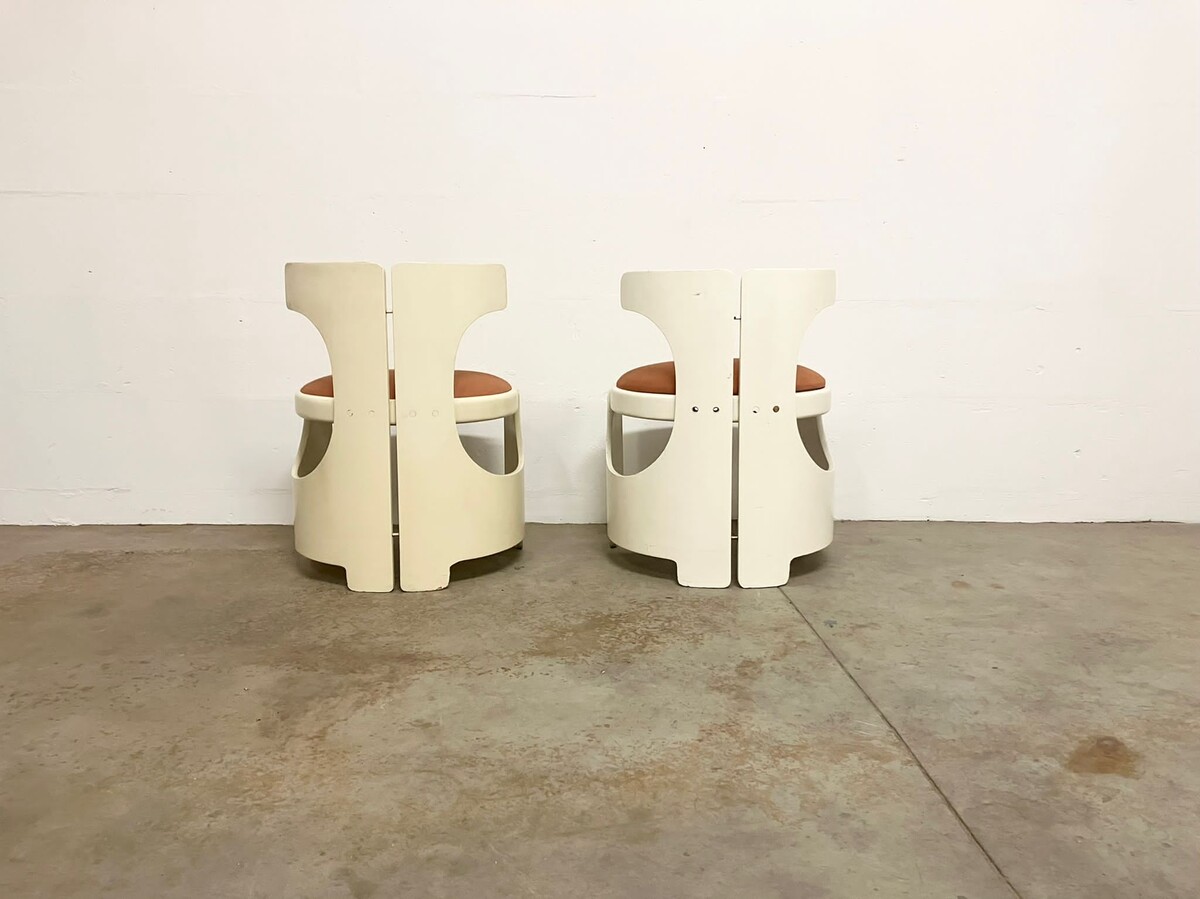 Pair of white lacquered wood chairs with orange seat, Italy, 1970s