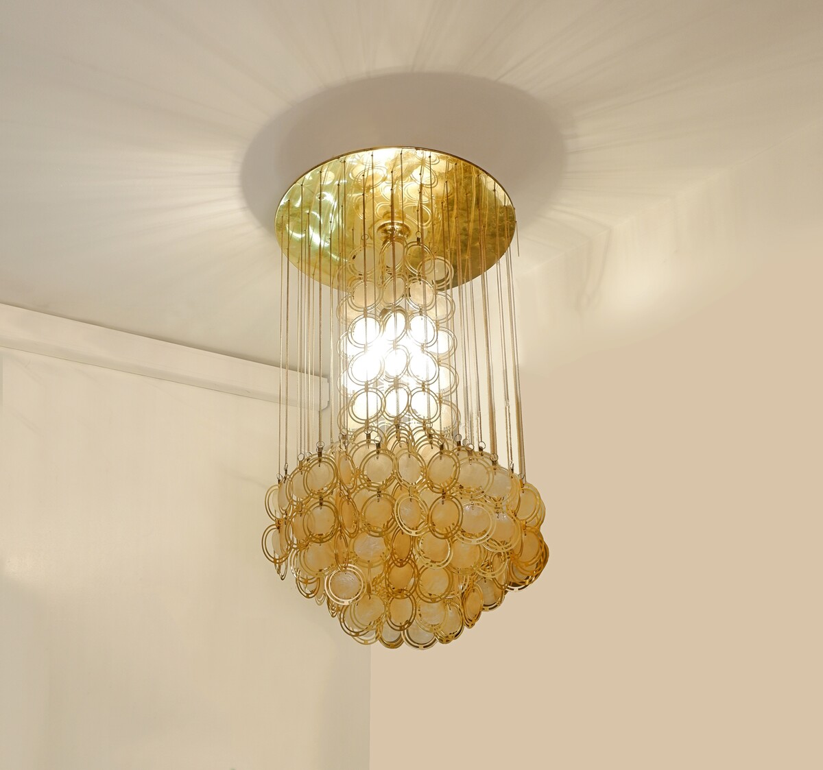 Pendant Light Chandelier Panton style with mother-of-pearl discs and laiton circles.