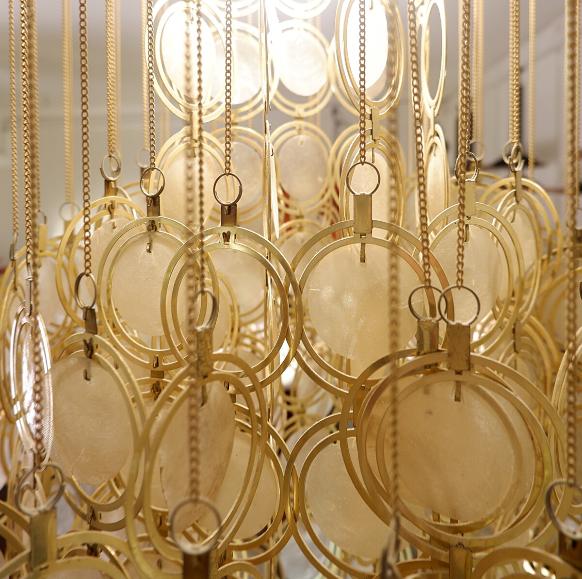 Pendant Light Chandelier Panton style with mother-of-pearl discs and laiton circles.
