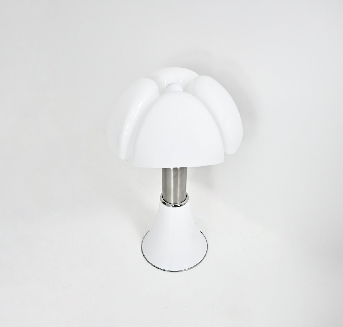 Pipistrello Table Lamp by Gae Aulenti for Martinelli Luce