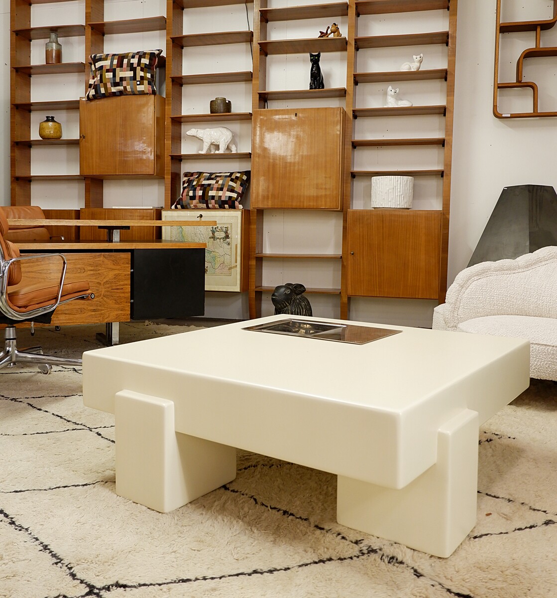 Sculptural coffee table by Arch Eugenio Mondellini - 1970s