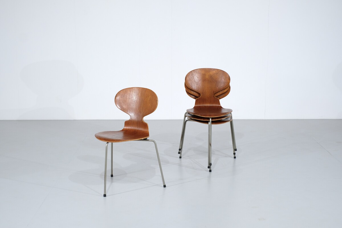 Set of 4 Ant 3100 chairs by Arne Jacobsen for Fritz Hansen - 1952s
