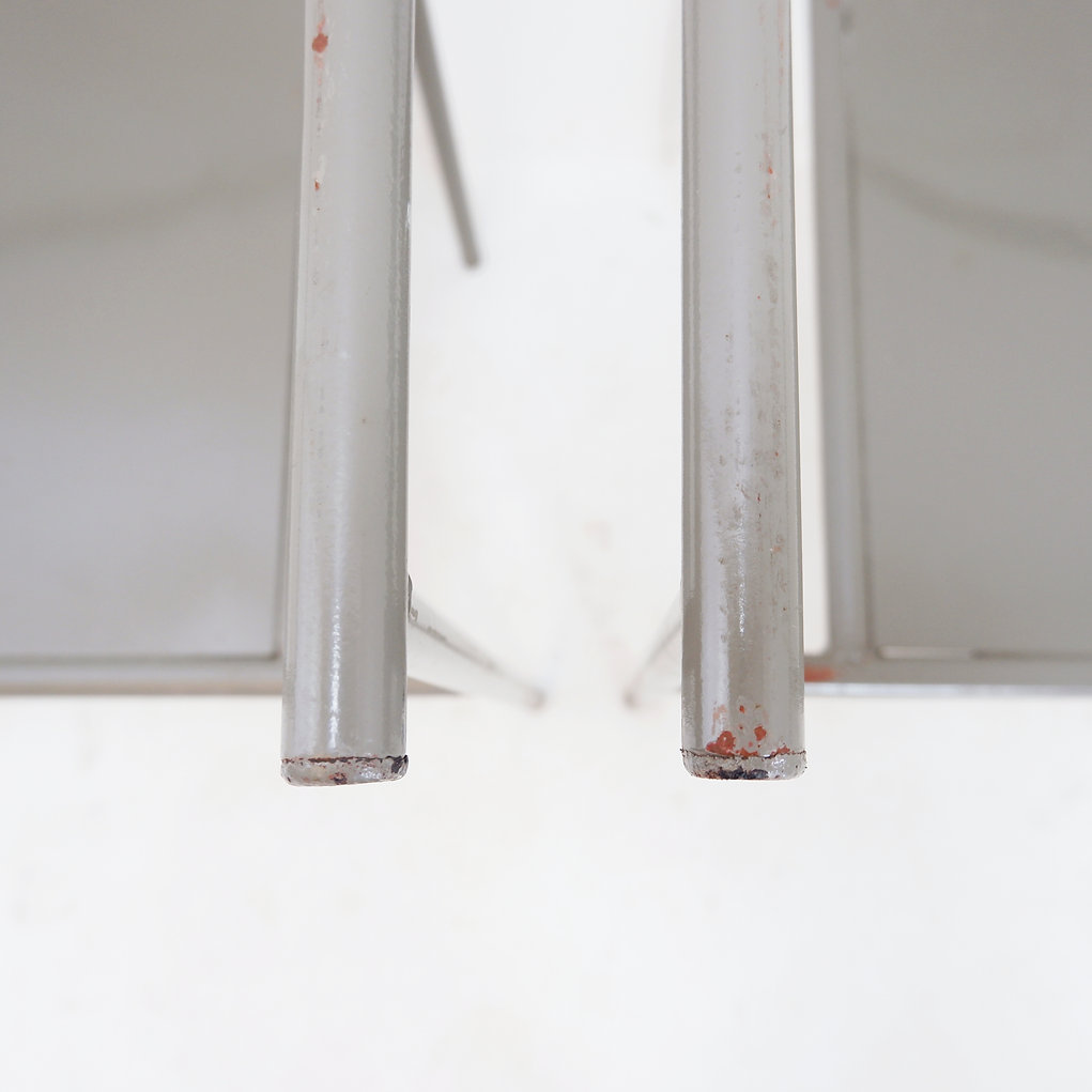Set of 4 gray metal chairs in the style of Starck's 