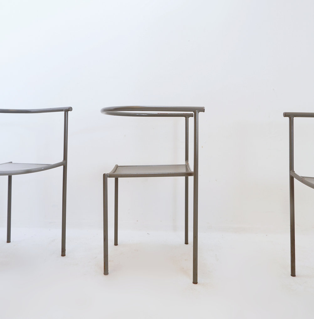 Set of 4 gray metal chairs in the style of Starck's 