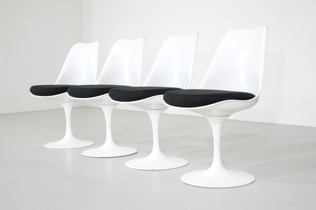 Set of 4 pivoting tulip chairs by Eero Saarinen For Knoll - 1960s
