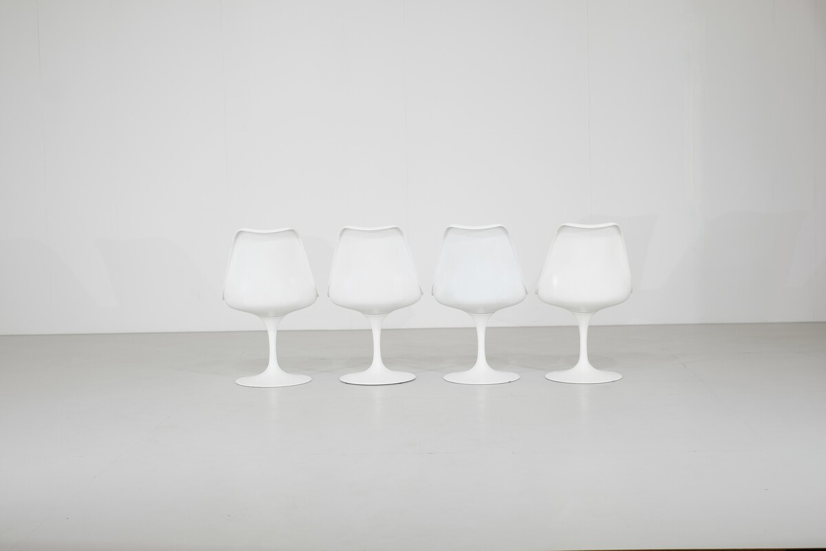 Set of 4 pivoting tulip chairs by Eero Saarinen For Knoll - 1960s
