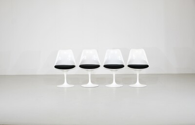 Set of 4 pivoting tulip chairs by Eero Saarinen For Knoll - 1960s