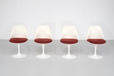 Set of 4 tulip chairs by Eero Saarinen for Knoll International, 1960s