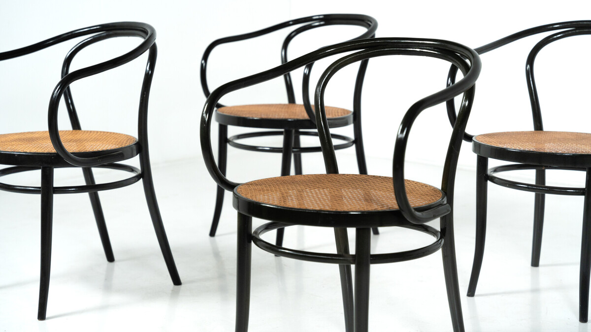 Set of 6 Bentwood Chairs by Thonet, Austria, 1920s