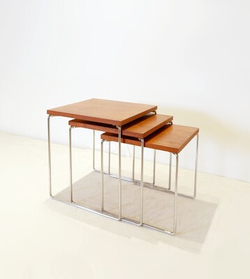 Set of nesting tables in wood and chrome-plated metal by the Dutch brand Brabantia, circa 1950/60