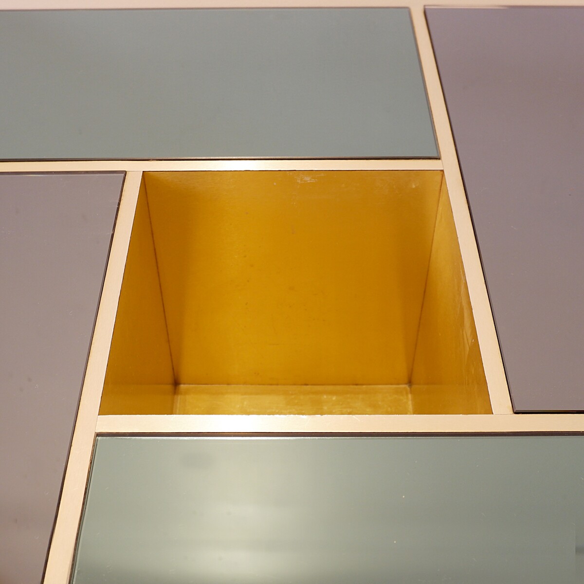 'Shilling' coffee table by Giovanni Ausenda, Guido Baldo Grossi & Gianni Gavioli for NY Form of Bologna. 1970s