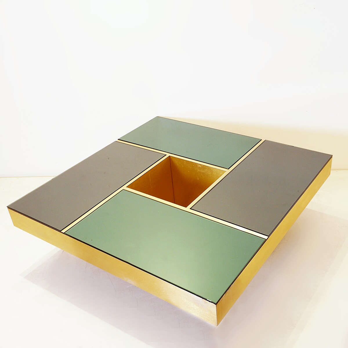 'Shilling' coffee table by Giovanni Ausenda, Guido Baldo Grossi & Gianni Gavioli for NY Form of Bologna. 1970s