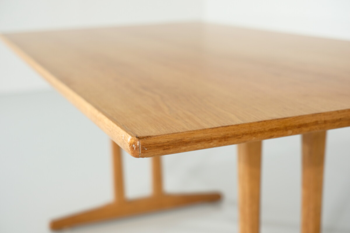 Table Shaker C18 par Borge Mogensen pour  FDB Mobler - 1950s