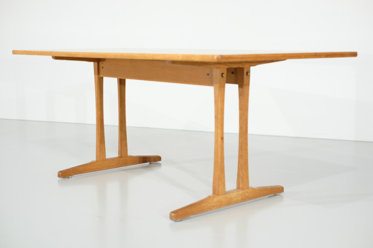 Table Shaker C18 par Borge Mogensen pour  FDB Mobler - 1950s