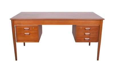 Teak Scandinavian desk, model 130 by Borge Mogensen for Soborg Editeur