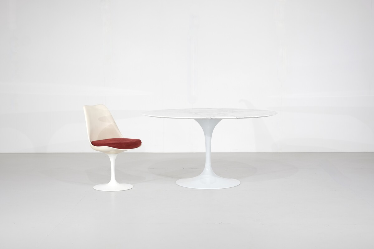 Tulip dinging table by Eero Saarinen for Knoll International - 1960s
